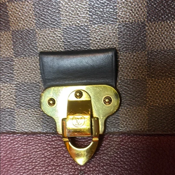 Louis Vuitton elegant purse 10 x 4 x 7 - Picture 4 of 16